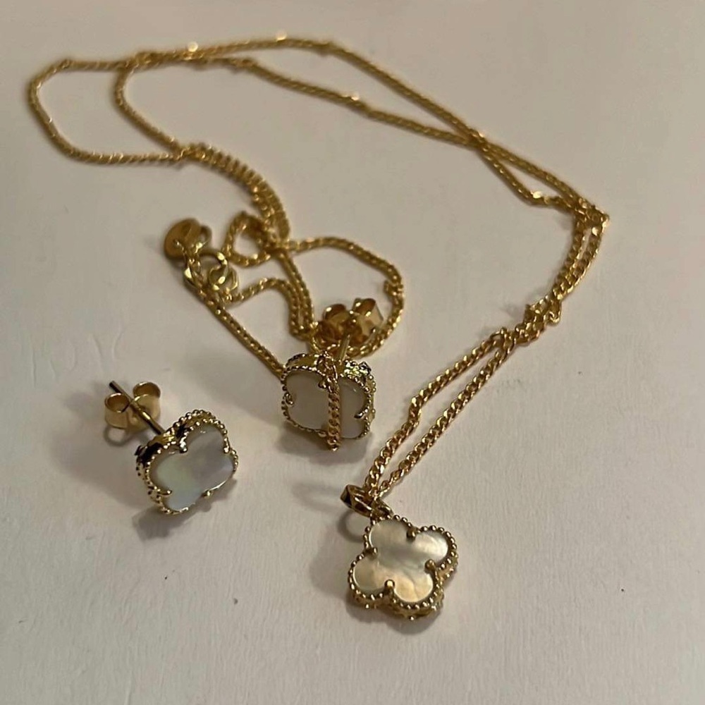 18 K Real Gold Mother of pearl earrings and necklace set